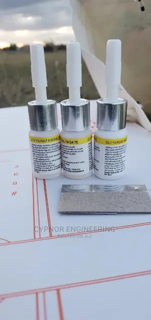 Windscreen Crack Repairing Fluid