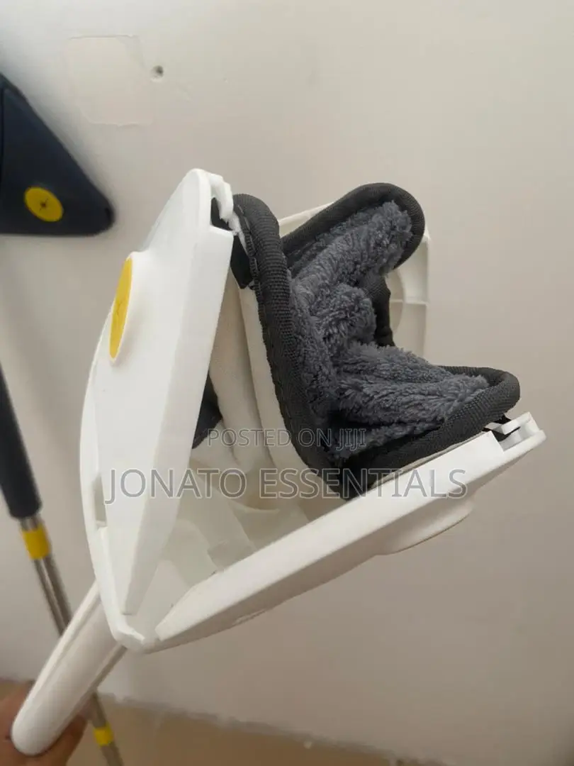 Triangular Squeeze Mop