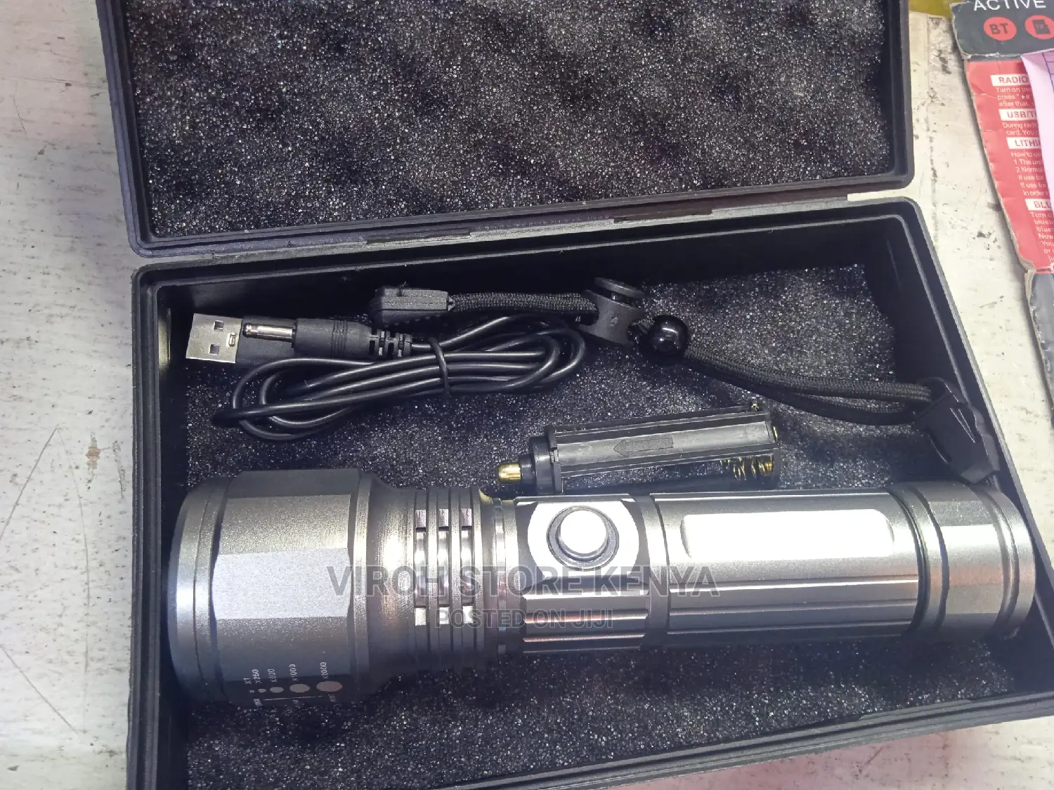 Rechargeable Zooming Torch