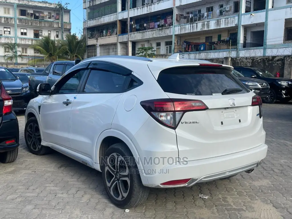 Honda Vezel 2016 White