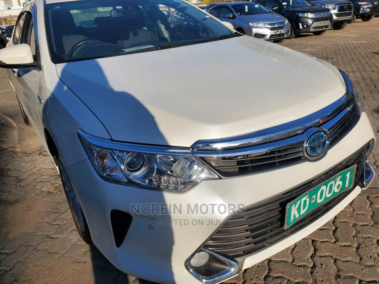 Toyota Camry 2017 Off White