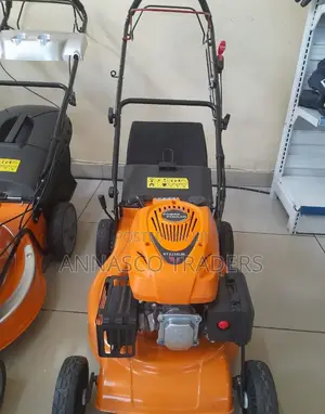 Power Italia Petrol Lown Mower 18"