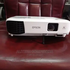 Epson Eb-E10