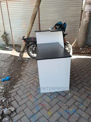 Reception Desk 1.6 MTRS