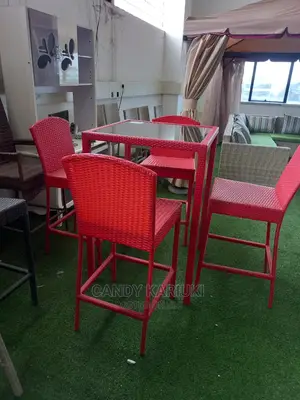 Restaurant High Dining Set With 4 Chairs and One Table