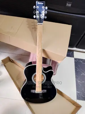 Accoustic Ibanez Size 40