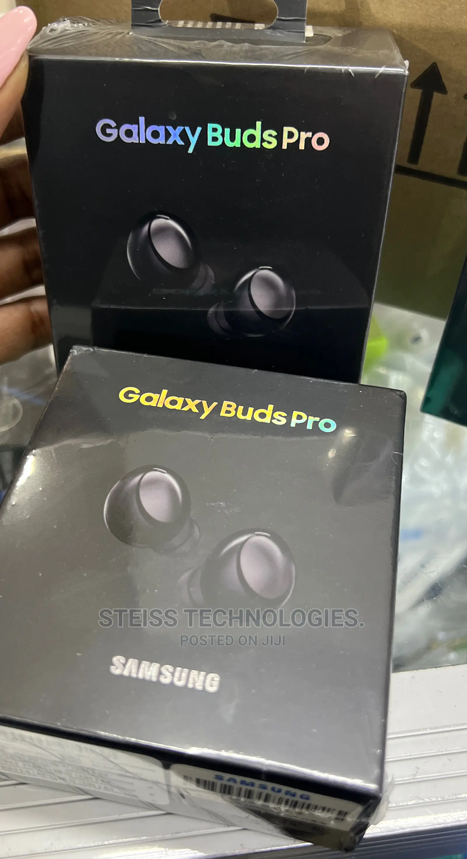 Samsung Buds-Pro Wireless Headsets.