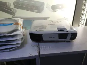 Refurbished EPSON Eb-S41 Projector