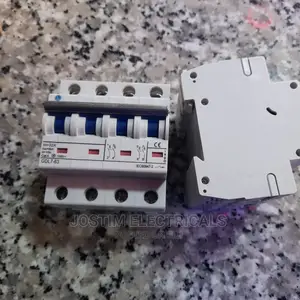 32a 4pole Solar MCB