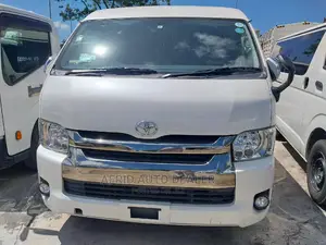 Toyota Regius 2016 White