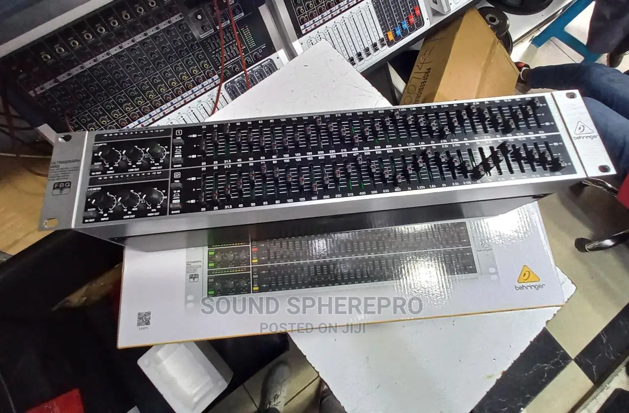 Behringer Ultra Graph Equalizer FBQ3102
