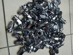 Nuts Wheel Nissan/Toyota