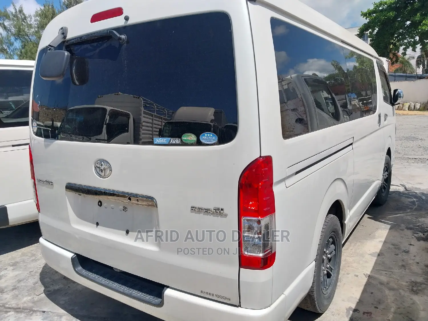 Toyota Regius 2016 White