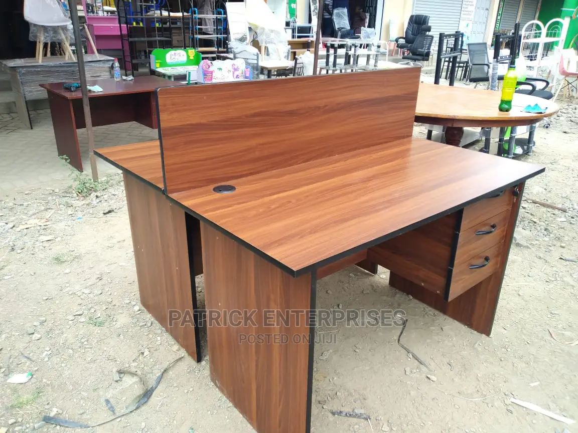 1.2 MTRS 2 Way Workstation