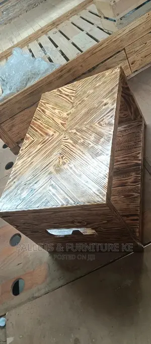 Coffee Table 8383