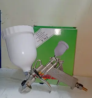 Aerografo Spray Gun With Plastic