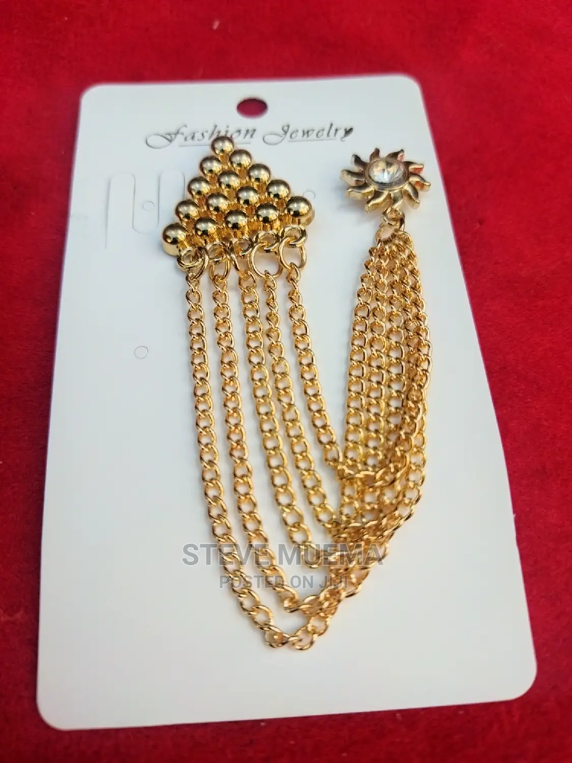 Chain Lapel Pin.