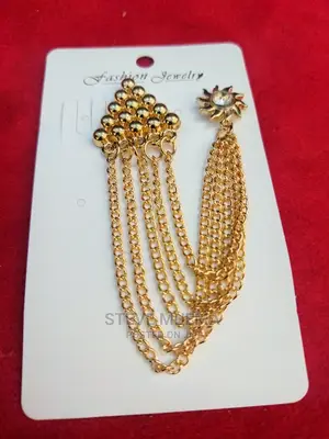 Chain Lapel Pin.