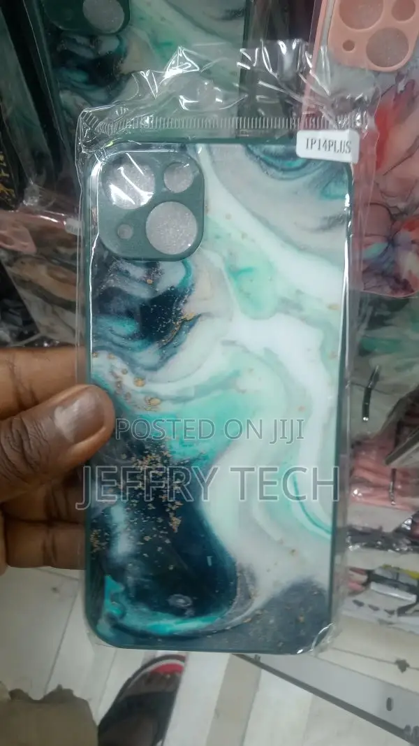 Hard-Shell Case for iPhone 14 Plus -Green White Marble