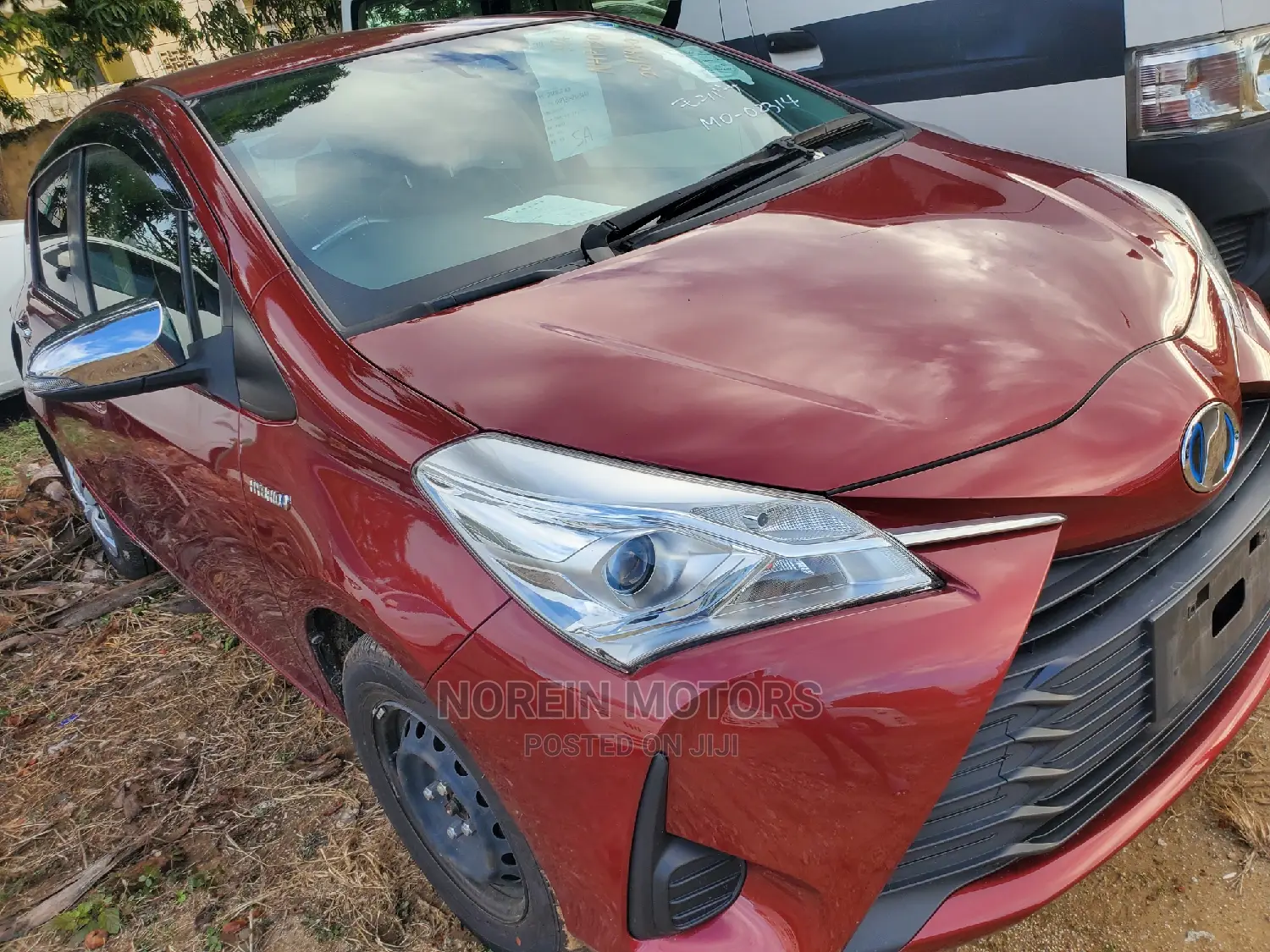 Toyota Vitz 2016 Red