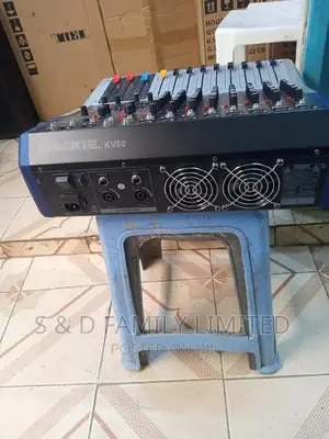 Mackie KV 80 Powered Mixer