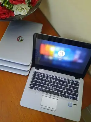 Laptop HP EliteBook 820 8GB Intel Core I5 SSD 256GB