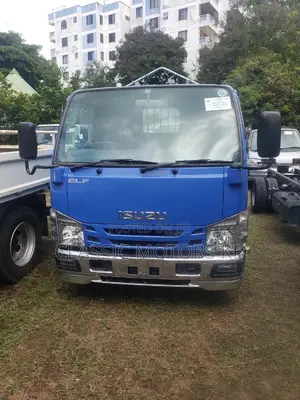 Isuzu Elf 2016 Blue