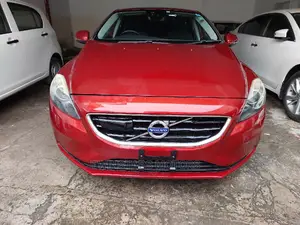 Volvo V40 2015 Red