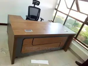 Executive Office Directors Office Desk 1.8 MTRS