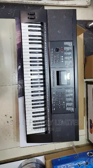 Electronic Keyboard 493 PSR