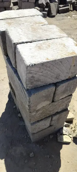 Mawe Ya Hapa Ndarugo, Machine Cut Stones