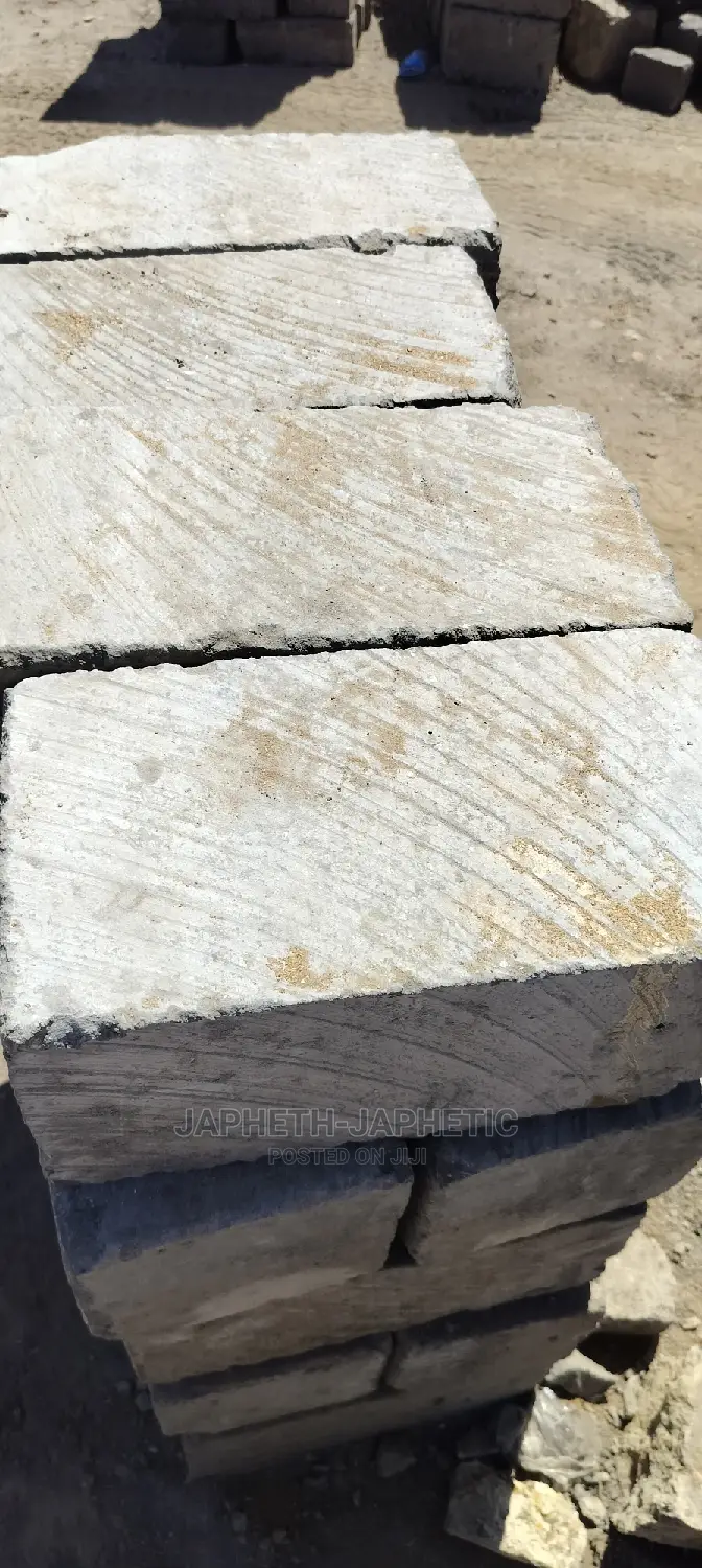 Mawe Ya Hapa Ndarugo, Machine Cut Stones