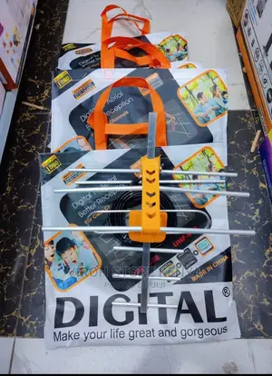 Digital Tv Aerial + 5M Cable and Screws