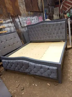 Mountain Luxury Queen Size Bed