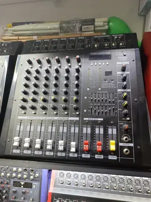 Powered Mixer 6 CHNLZZ