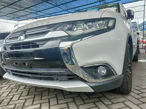 Mitsubishi Outlander 2018 White