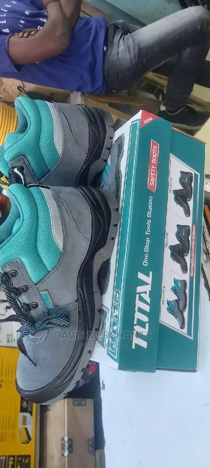 Safety Boots Size 43