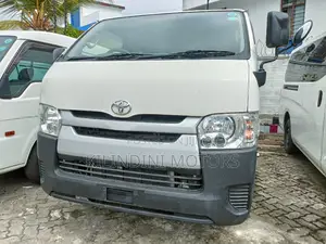 Toyota HiAce 2016 White