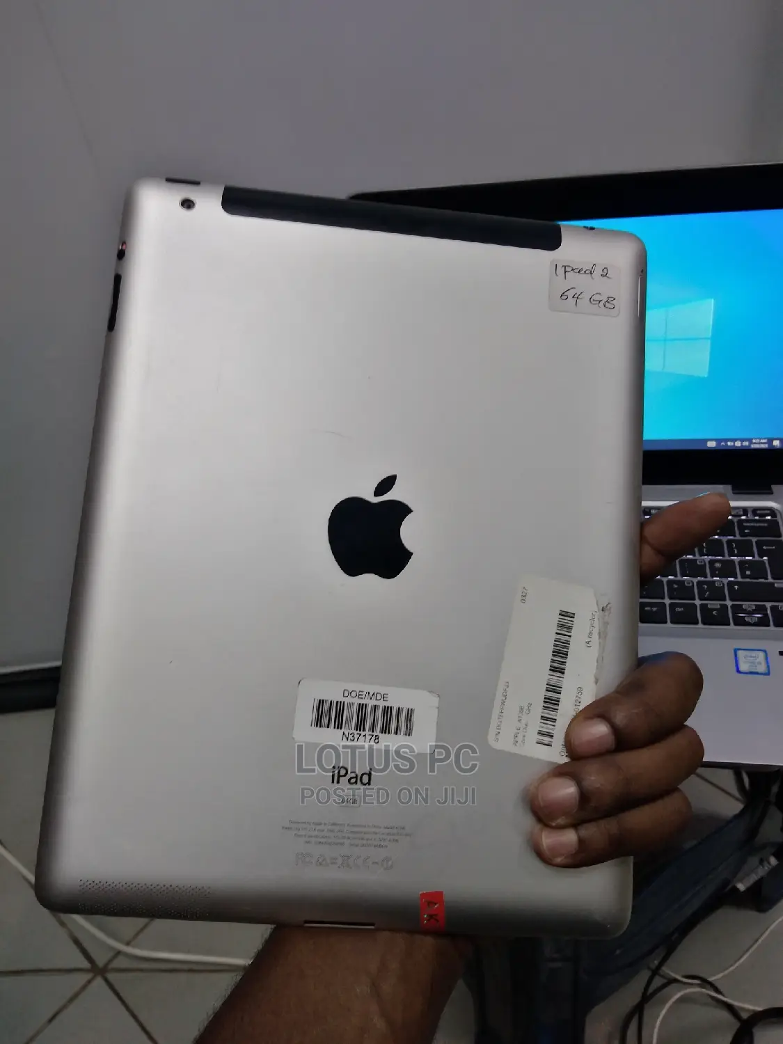 Apple iPad Wi-Fi +3G 64 GB Silver