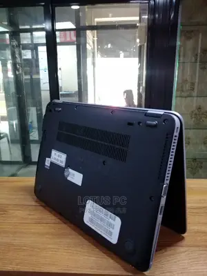 Laptop HP EliteBook 820 G3 8GB Intel Core I5 SSD 256GB