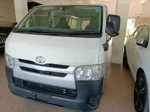 Toyota HiAce 2016 White