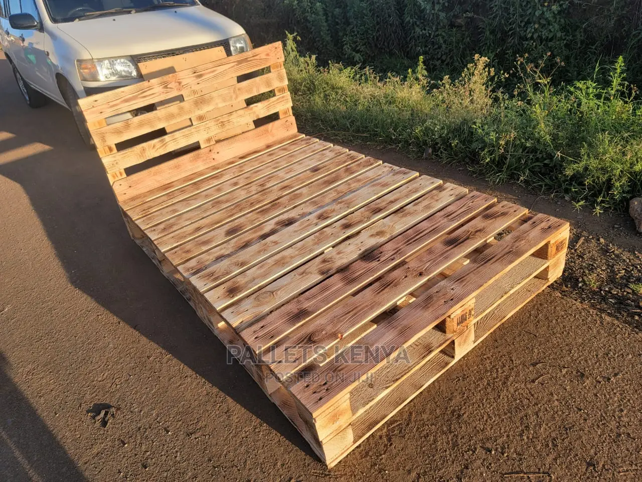 Exquisitely Made 4* 6 Pallet Bed