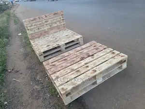 Exquisitely Made 4* 6 Pallet Bed