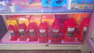 Hydraulic Jacks Different Tonnes Available