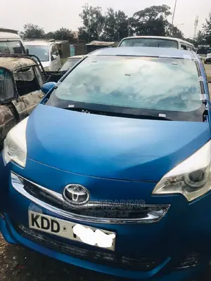 Toyota Ractis 2012 Windshield