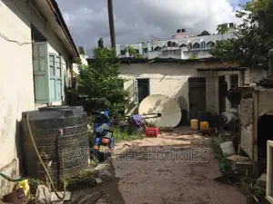 40 by 80 Land for Sale With Old House Tononoka Msa