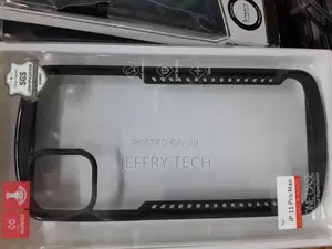 iPhone 11 Pro Max Arc-Shaped Handle Clear Case