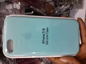 Olixar iPhone 8 / 7 Soft Silicone Case - Pastel Green