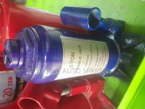 3 Ton Hydraulic Jack Free Delivery Within CBD
