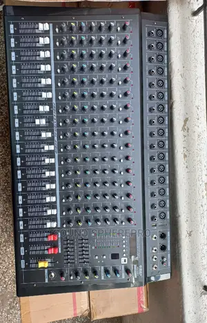 Max 16 Channel Powered Mixer